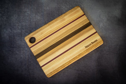 Small cutting board with thumb hole